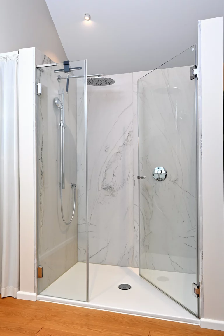 Badezimmer Calacatta Brasil & Inalco Keramik