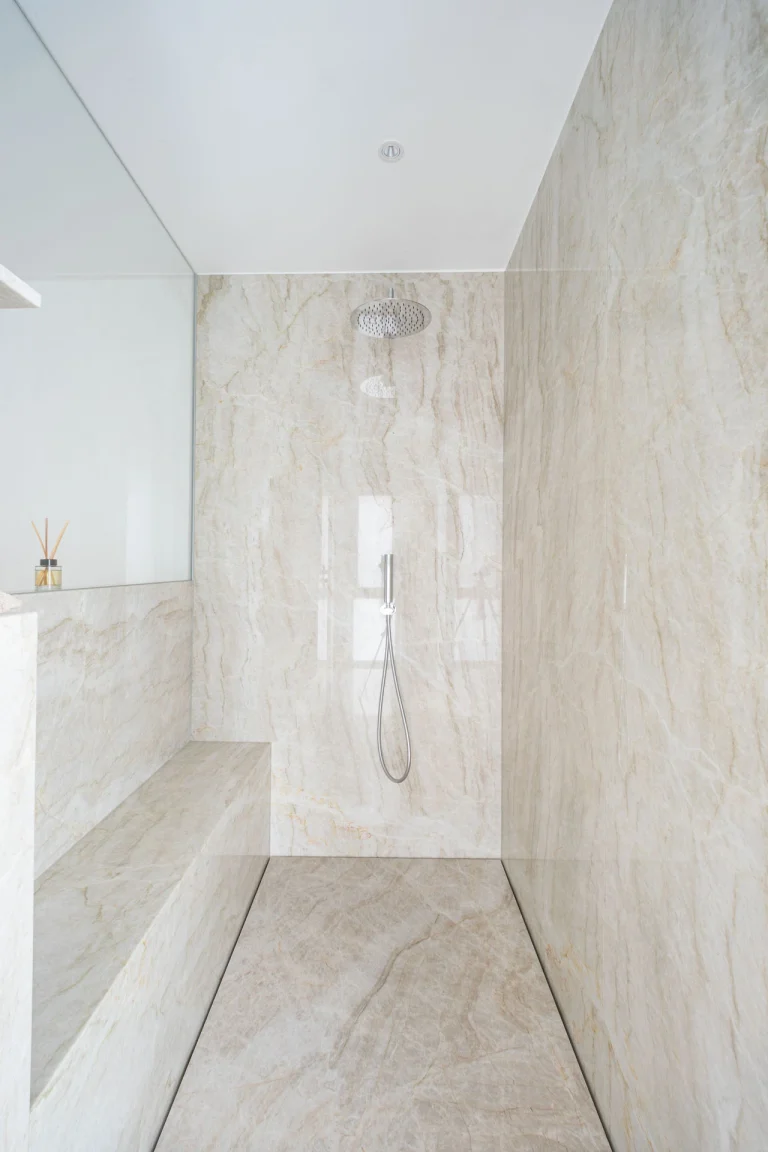 Badezimmer aus Naturstein Taj Mahal & Laminam
