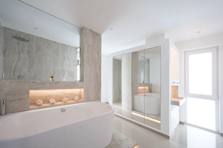 Badezimmer aus Naturstein Taj Mahal & Laminam
