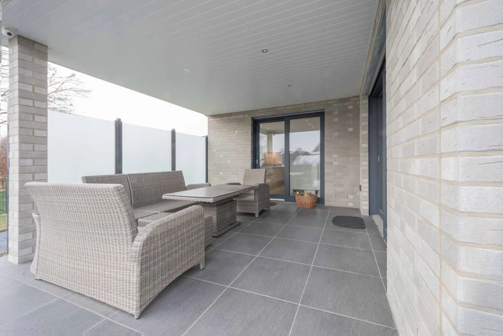 Terrasse mit Keramikplatten