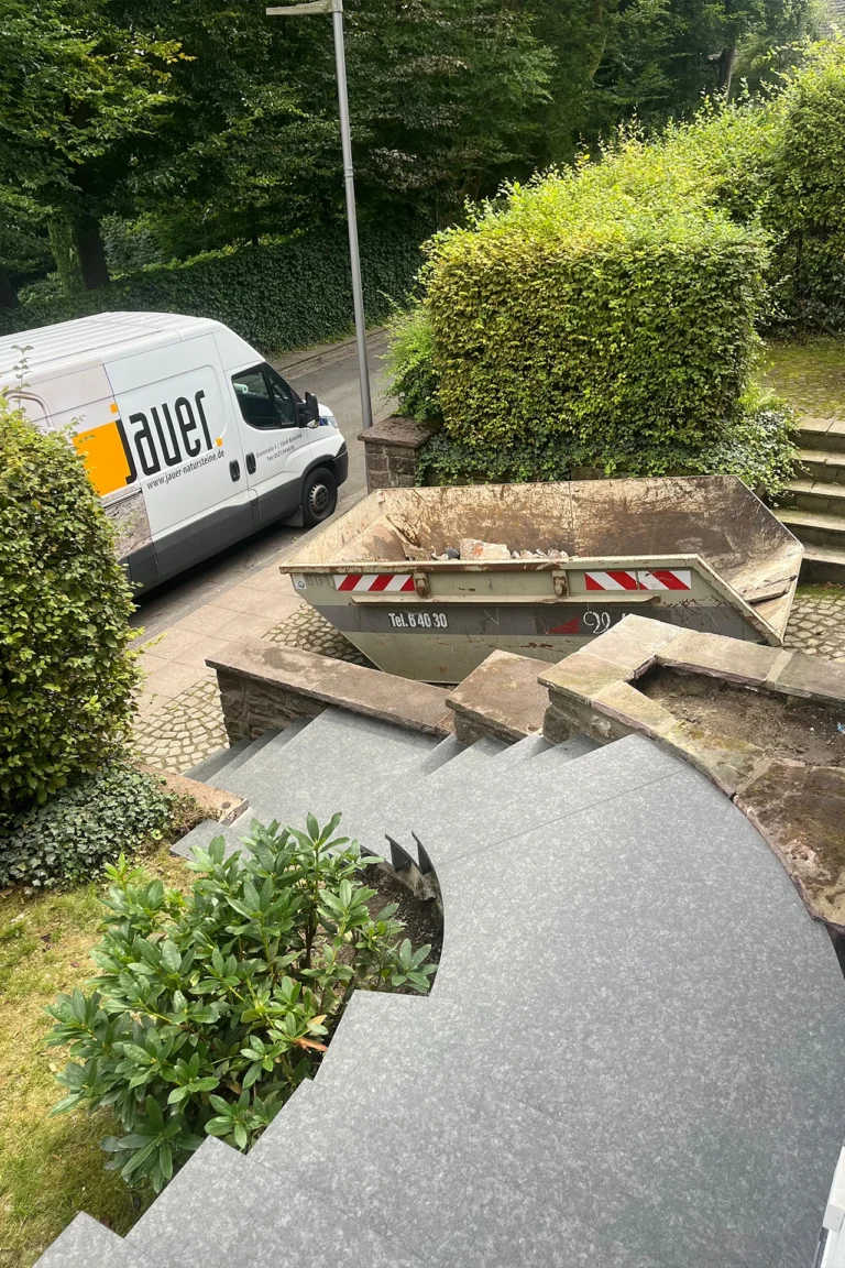 Außentreppe aus Naturstein