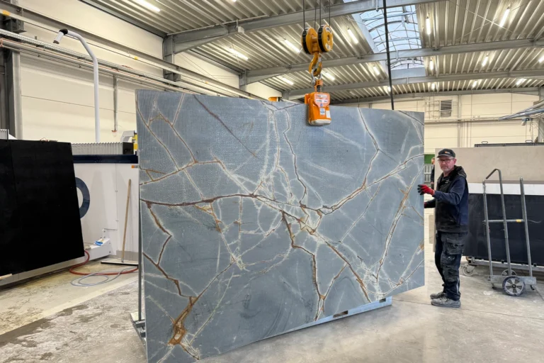 Wandplatte aus Naturstein Roma Blue