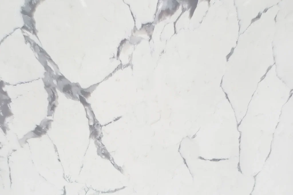 Quartzwerkstoff Calacatta Invisible Light